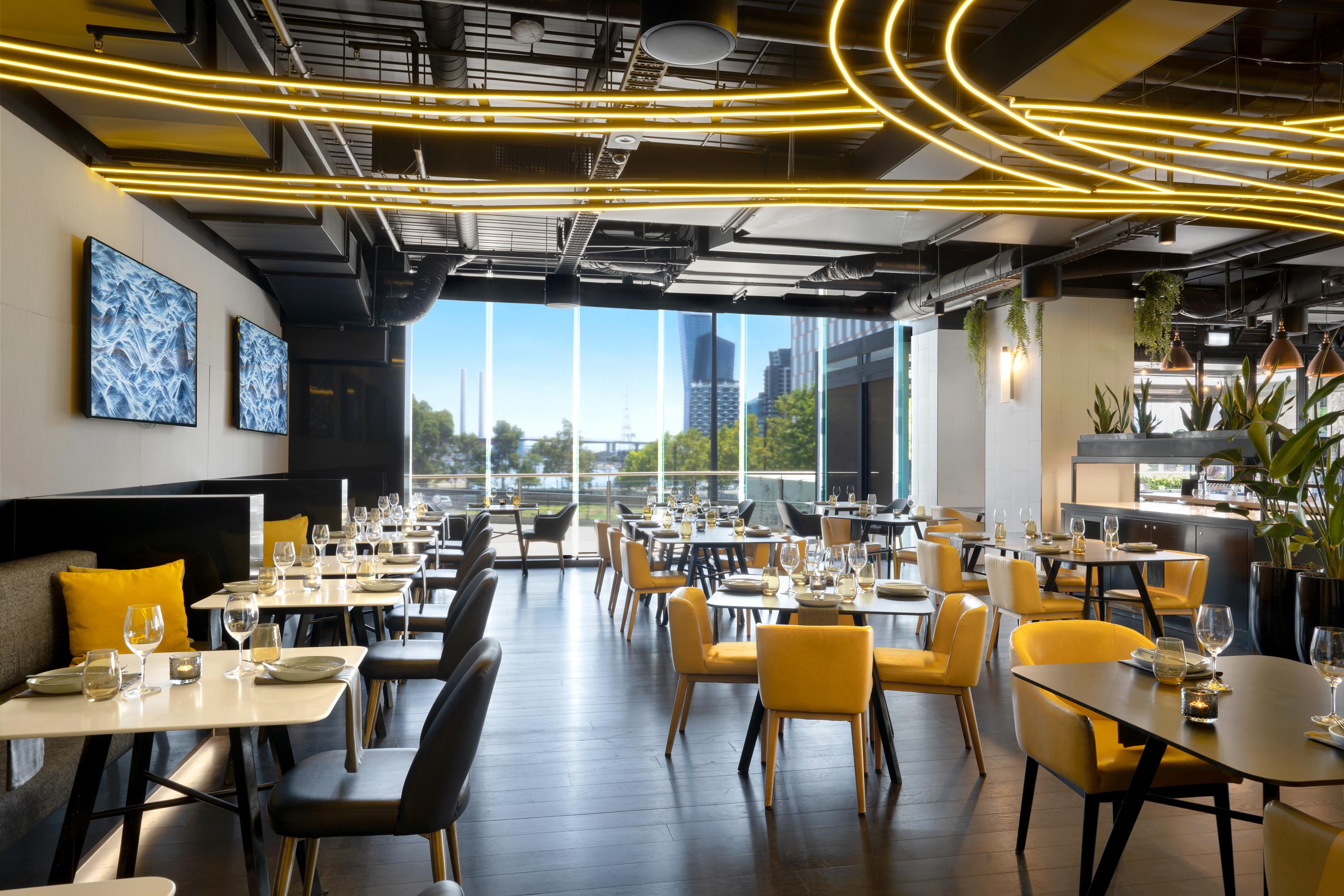 Peppers Docklands Hotel Мелбърн Екстериор снимка