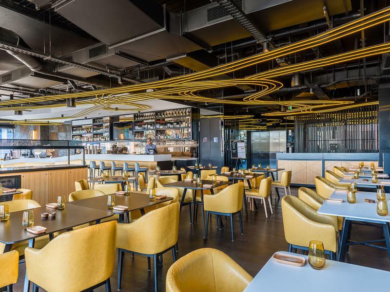 Peppers Docklands Hotel Мелбърн Екстериор снимка